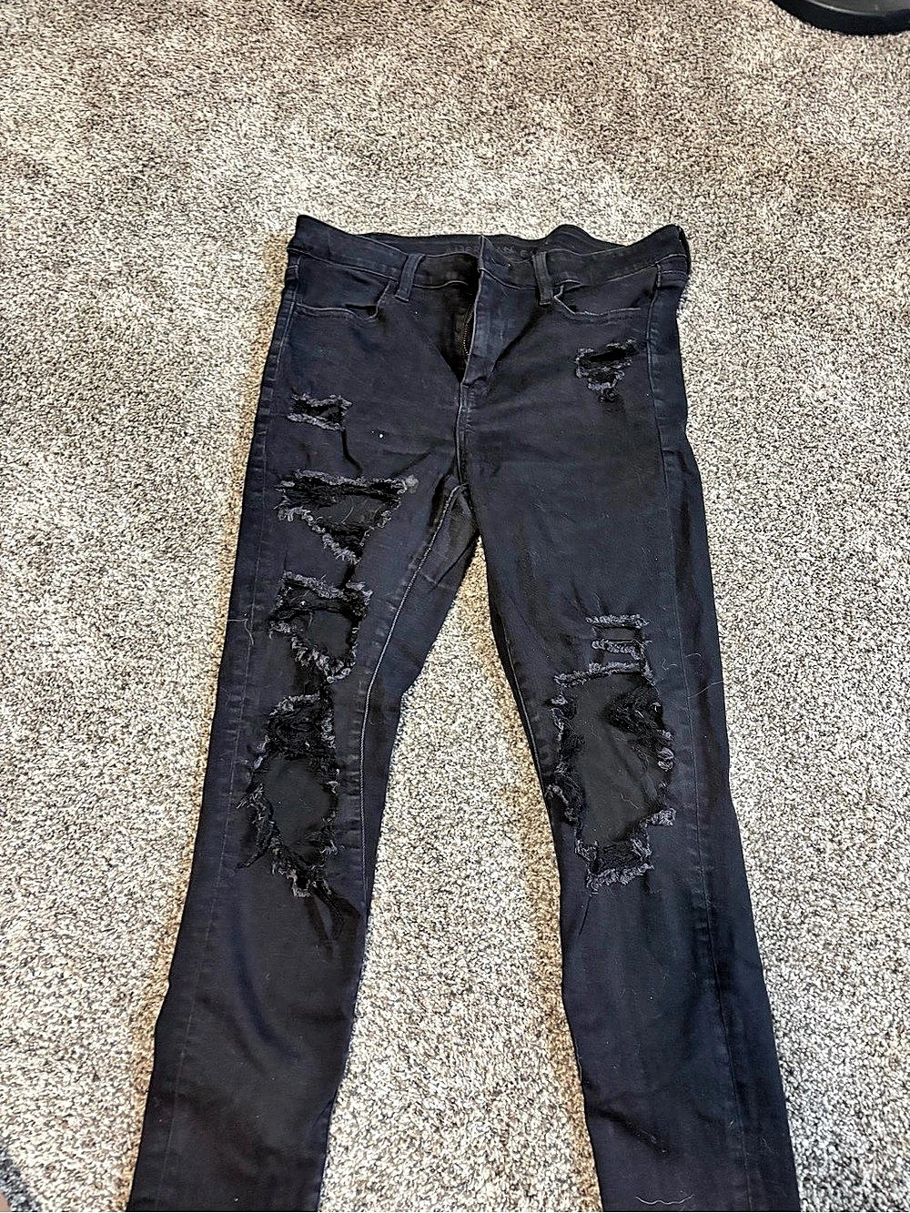 American Eagle Distressed Skinny Jeans in Black Waist 12